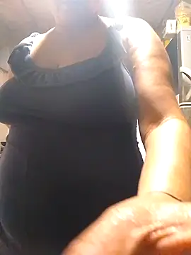 Snapshot of lupita_2023 chatting on September 19, 2025, 12:58 am lupita 2023 online show from September 19, 2025, 12:58 am