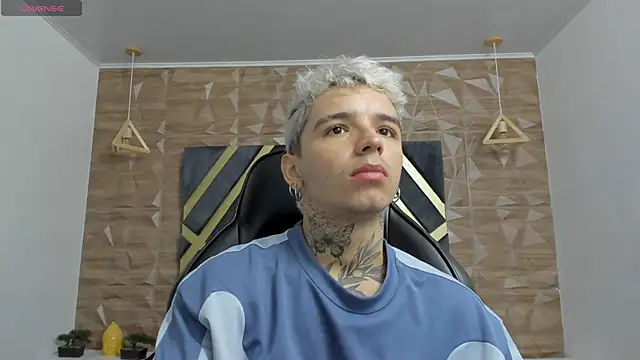 Ian Castillo  online show from February 23, 2026, 11:22 am