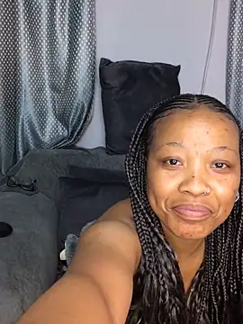 Snapshot of SZA_Doja chatting on September 28, 2025, 4:47 pm SZA Doja online show from September 28, 2025, 4:47 pm