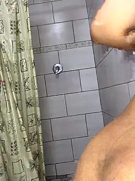 Snapshot of SZA_Doja chatting on November 1, 2025, 10:03 pm SZA Doja online show from November 1, 2025, 10:03 pm