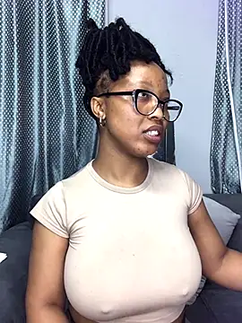 Snapshot of SZA_Doja chatting on September 12, 2025, 9:36 pm SZA Doja online show from September 12, 2025, 9:36 pm