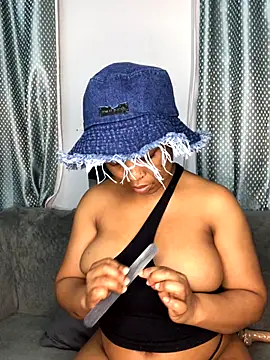 Snapshot of SZA_Doja chatting on September 23, 2025, 8:49 pm SZA Doja online show from September 23, 2025, 8:49 pm