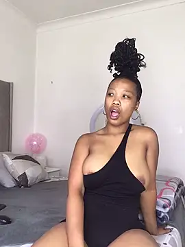 Snapshot of SZA_Doja chatting on January 9, 2025, 1:24 pm SZA Doja online show from January 9, 2025, 1:24 pm