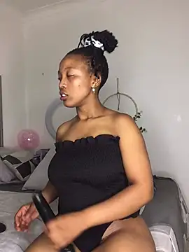 Snapshot of SZA_Doja chatting on January 17, 2025, 6:02 pm SZA Doja online show from January 17, 2025, 6:02 pm