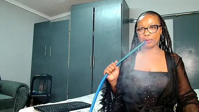 Snapshot of SZA_Doja chatting on September 30, 2025, 8:04 pm SZA Doja online show from September 30, 2025, 8:04 pm