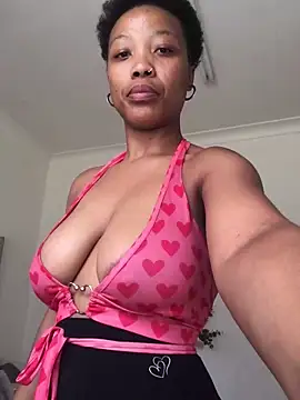 Snapshot of SZA_Doja chatting on December 17, 2024, 10:55 am SZA Doja online show from December 17, 2024, 10:55 am