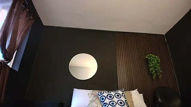 Aaron Jassell1 online show from September 24, 2025, 2:34 pm