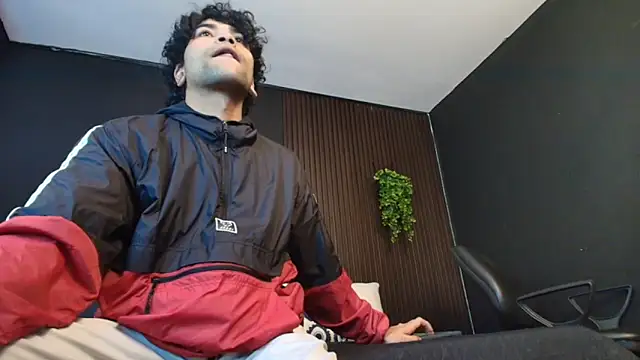 Aaron Jassell1 online show from September 29, 2025, 4:01 pm