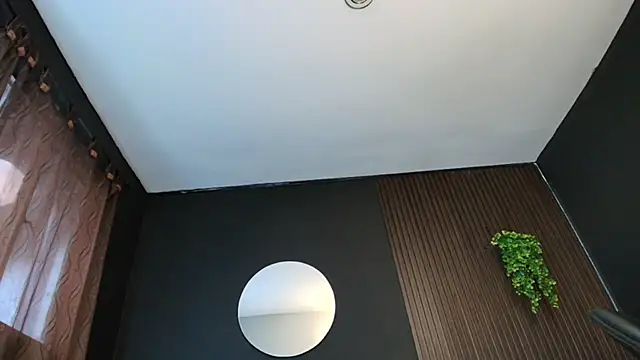 Aaron Jassell1 online show from September 30, 2025, 2:45 pm