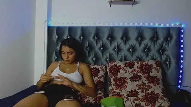 AntonellaAndNoah online show from March 7, 2025, 10:43 pm