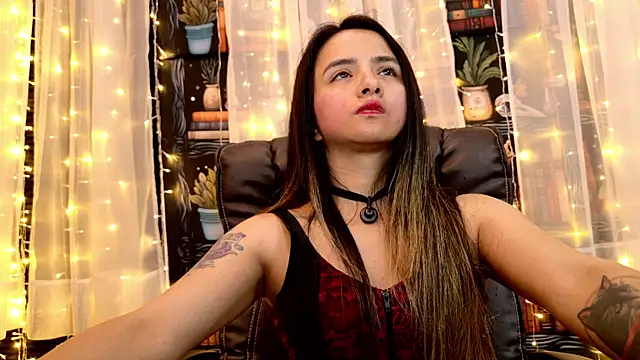 Snapshot of julietta___jackson chatting on June 19, 2026, 10:36 pm julietta jackson online show from June 19, 2026, 10:36 pm