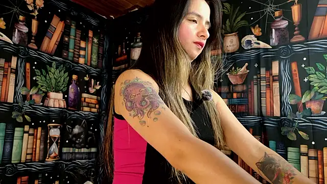 Snapshot of julietta___jackson chatting on February 4, 2026, 8:48 pm julietta jackson online show from February 4, 2026, 8:48 pm