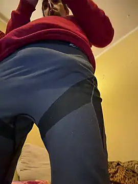 wolfwhite95 online show from February 16, 2026, 10:07 pm