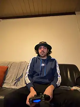 Snapshot of wolfwhite95 chatting on November 2, 2025, 3:00 am wolfwhite95 online show from November 2, 2025, 3:00 am