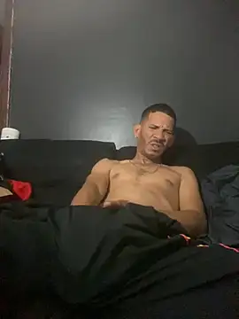 Snapshot of Chico_Bellaco chatting on October 31, 2025, 5:37 am Chico Bellaco online show from October 31, 2025, 5:37 am