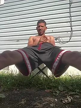 Snapshot of Chico_Bellaco chatting on October 1, 2025, 2:54 pm Chico Bellaco online show from October 1, 2025, 2:54 pm