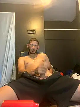 Snapshot of Chico_Bellaco chatting on October 4, 2025, 9:05 pm Chico Bellaco online show from October 4, 2025, 9:05 pm