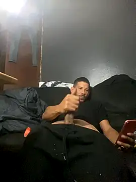 Snapshot of Chico_Bellaco chatting on October 22, 2025, 4:23 am Chico Bellaco online show from October 22, 2025, 4:23 am