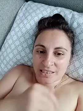 ShelaDiass online show from June 28, 2026, 5:25 am