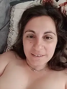 ShelaDiass online show from June 19, 2026, 12:49 am