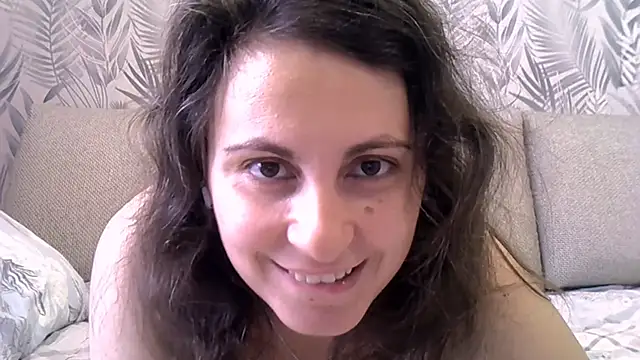 ShelaDiass online show from November 6, 2025, 3:54 am