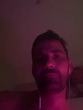 Snapshot of Romix2985 chatting on July 29, 2026, 12:43 am Romix2985 online show from July 29, 2026, 12:43 am
