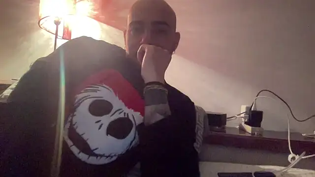 alessandromori91 online show from December 17, 2025, 7:02 am