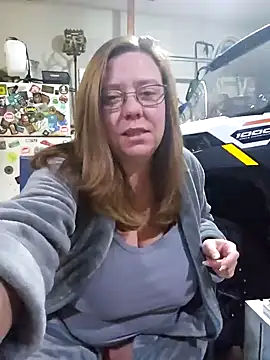 Snapshot of MsShelby40 chatting on December 6, 2024, 4:12 pm MsShelby40 online show from December 6, 2024, 4:12 pm