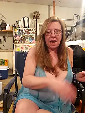 Snapshot of MsShelby40 chatting on November 23, 2025, 12:20 am MsShelby40 online show from November 23, 2025, 12:20 am