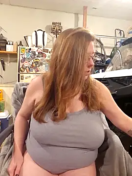 Snapshot of MsShelby40 chatting on February 2, 2026, 11:37 pm MsShelby40 online show from February 2, 2026, 11:37 pm