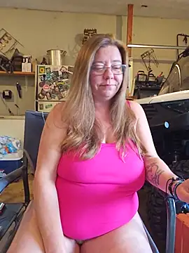 MsShelby40 online show from July 10, 2026, 9:48 pm