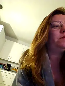 Snapshot of MsShelby40 chatting on December 17, 2024, 10:32 pm MsShelby40 online show from December 17, 2024, 10:32 pm