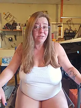 MsShelby40 online show from June 10, 2026, 10:33 pm