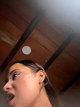 Snapshot of MollySanders___ chatting on October 4, 2025, 11:28 pm MollySanders online show from October 4, 2025, 11:28 pm