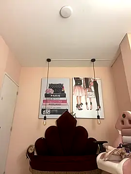 Snapshot of Violetta_Suky chatting on October 12, 2025, 12:39 pm Violetta Suky online show from October 12, 2025, 12:39 pm