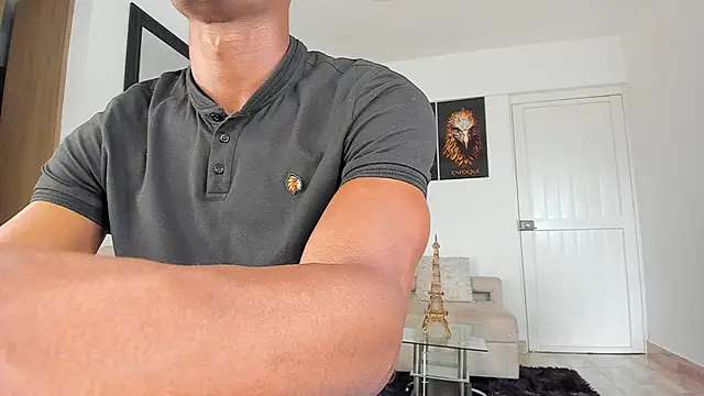 Snapshot of smit_hot_sr chatting on February 24, 2025, 8:25 pm smit hot sr online show from February 24, 2025, 8:25 pm