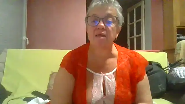 Snapshot of Vandeae44 chatting on September 25, 2025, 8:04 pm Vandeae44 online show from September 25, 2025, 8:04 pm