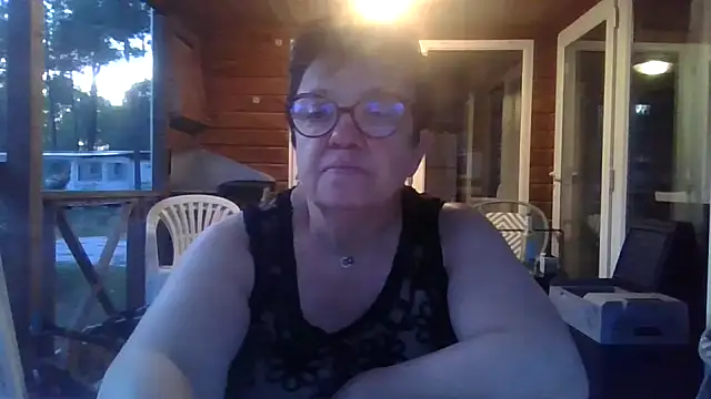 Vandeae44 online show from May 21, 2026, 7:44 pm