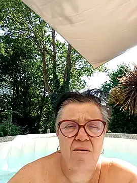 Snapshot of Vandeae44 chatting on July 19, 2026, 4:26 pm Vandeae44 online show from July 19, 2026, 4:26 pm
