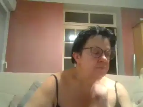 Vandeae44 online show from December 23, 2024, 6:58 pm