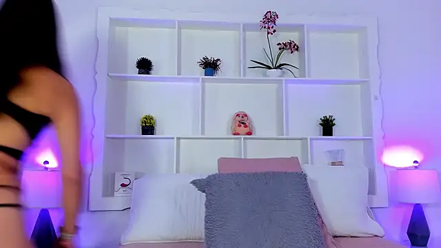 Jenifer Diaz online show from September 25, 2025, 1:17 pm