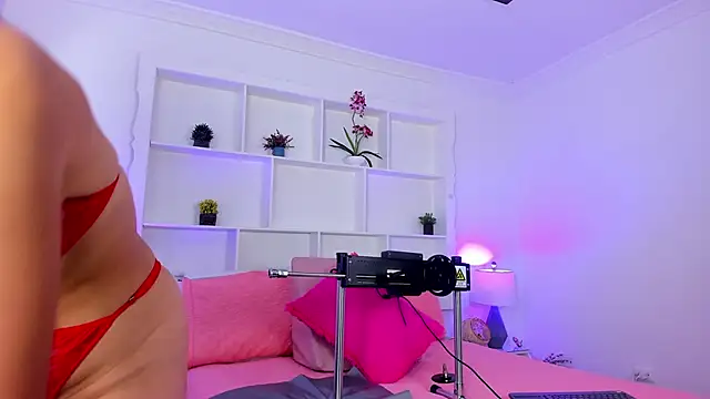 Jenifer Diaz online show from February 14, 2025, 1:08 pm