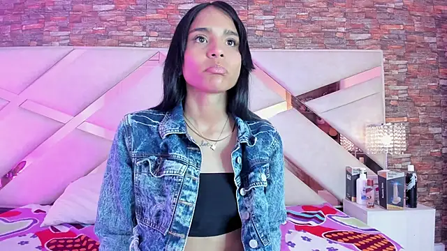 sophie pariss online show from November 5, 2025, 1:31 am