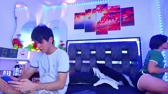 Snapshot of Alex_and_Fabian chatting on September 19, 2025, 8:02 pm Alex and Fabian online show from September 19, 2025, 8:02 pm