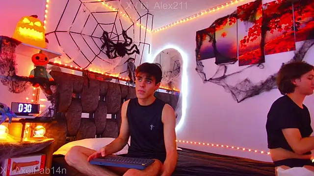 Snapshot of Alex_and_Fabian chatting on October 17, 2025, 8:10 pm Alex and Fabian online show from October 17, 2025, 8:10 pm