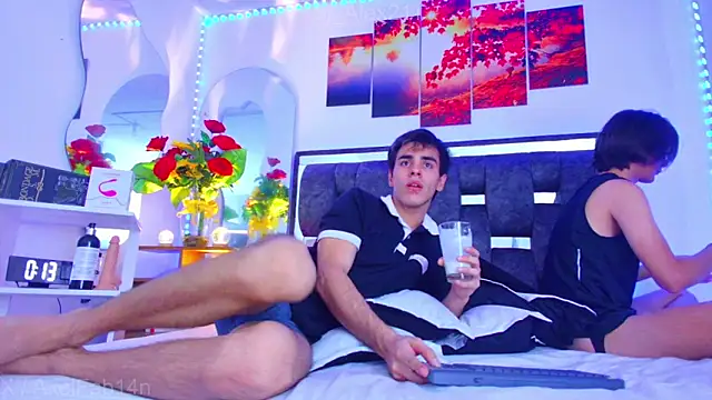 Snapshot of Alex_and_Fabian chatting on September 26, 2025, 8:05 pm Alex and Fabian online show from September 26, 2025, 8:05 pm