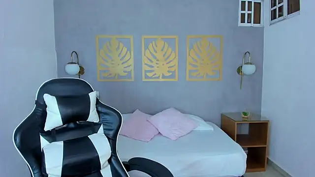 lia sexx19 online show from February 25, 2025, 2:25 am