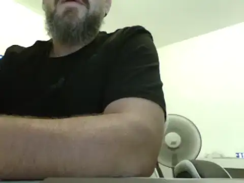 Snapshot of FROL83 chatting on July 4, 2026, 8:02 pm FROL83 online show from July 4, 2026, 8:02 pm