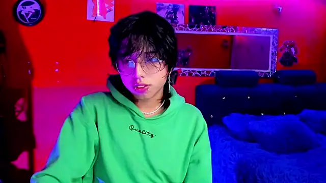 AnggelONfiree online show from January 21, 2025, 5:05 am