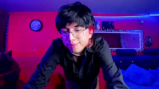 AnggelONfiree online show from March 5, 2025, 10:33 am